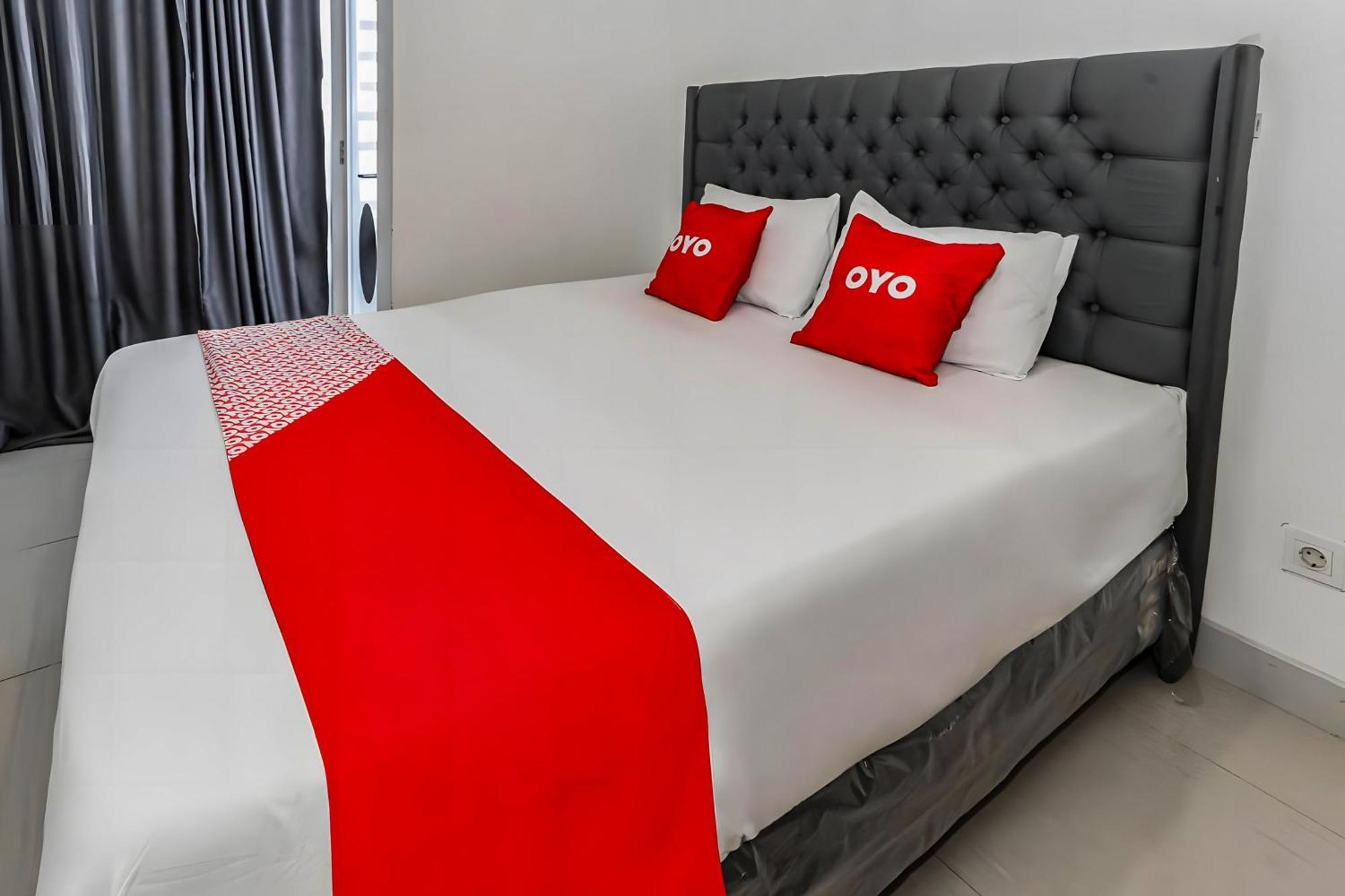 Oyo 93703 F88 Hotel Bekasi Exterior photo